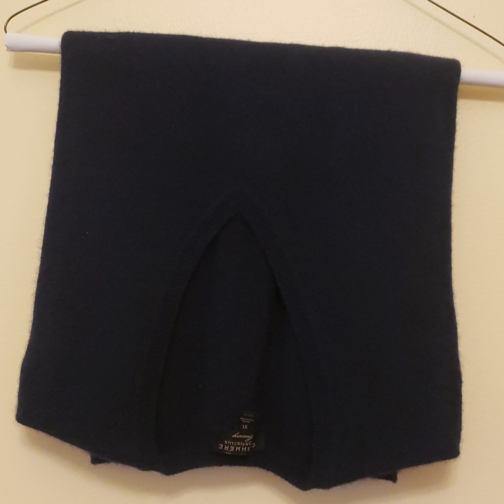 Navy v-neck cashmere sweater XL